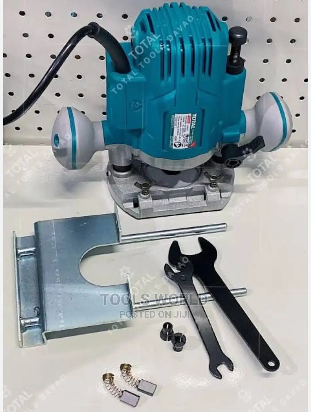 TOTAL Electric Plunge Router 1200w TR110816