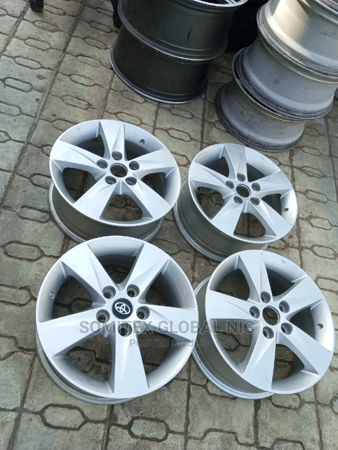 Toyota Camry Alloyed Rim16