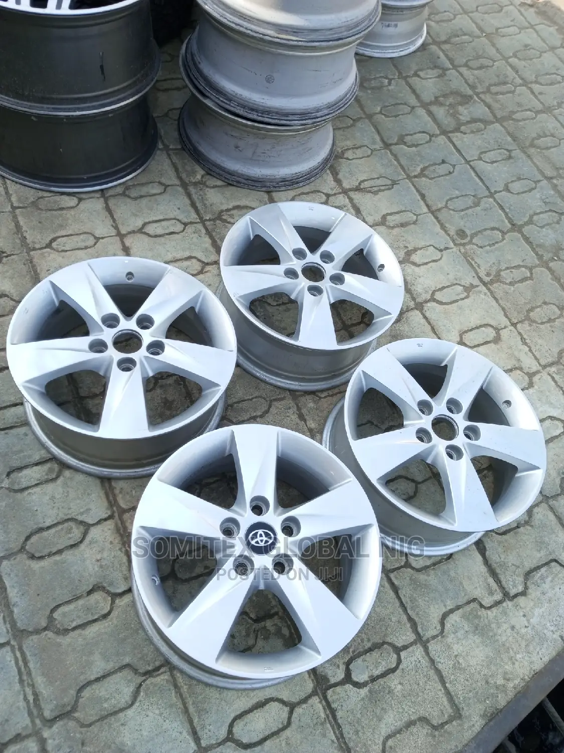 Toyota Camry Alloyed Rim16