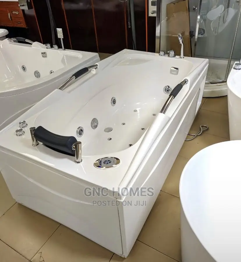 Single Jacuzzi Tub