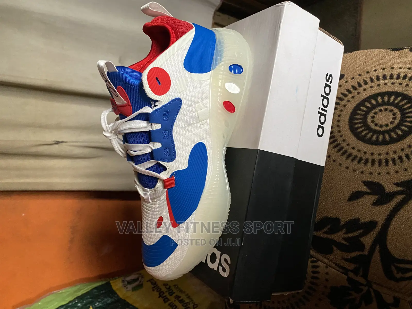Adidas Sneakers