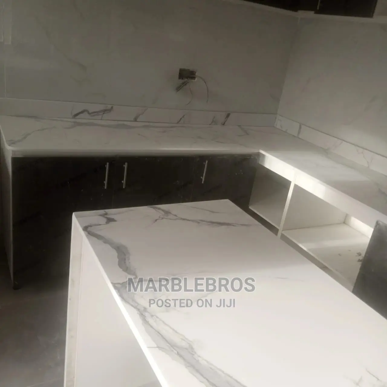 Super Glossy Nylon Face White Marble Stone