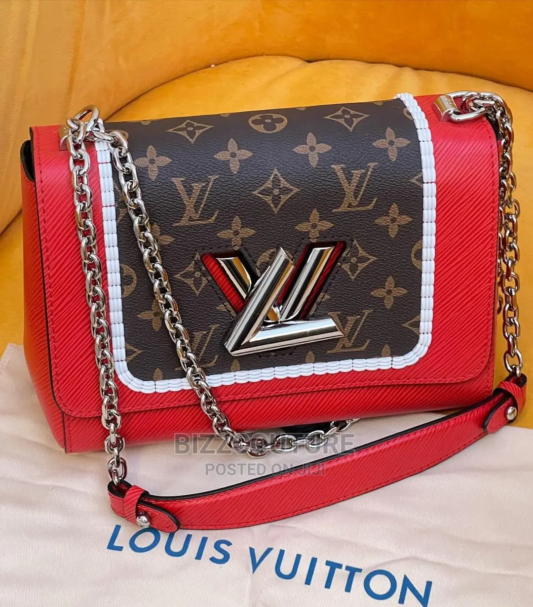 Original LOUIS VUITTON Shoulder Vags Available In Store
