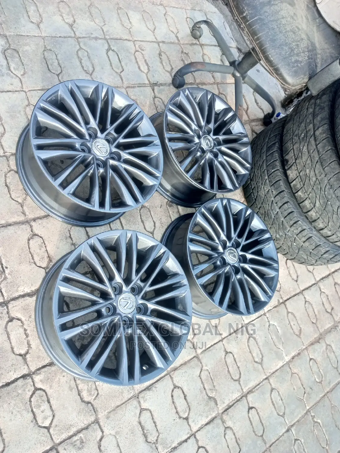 Lexus Alloyed Rim17