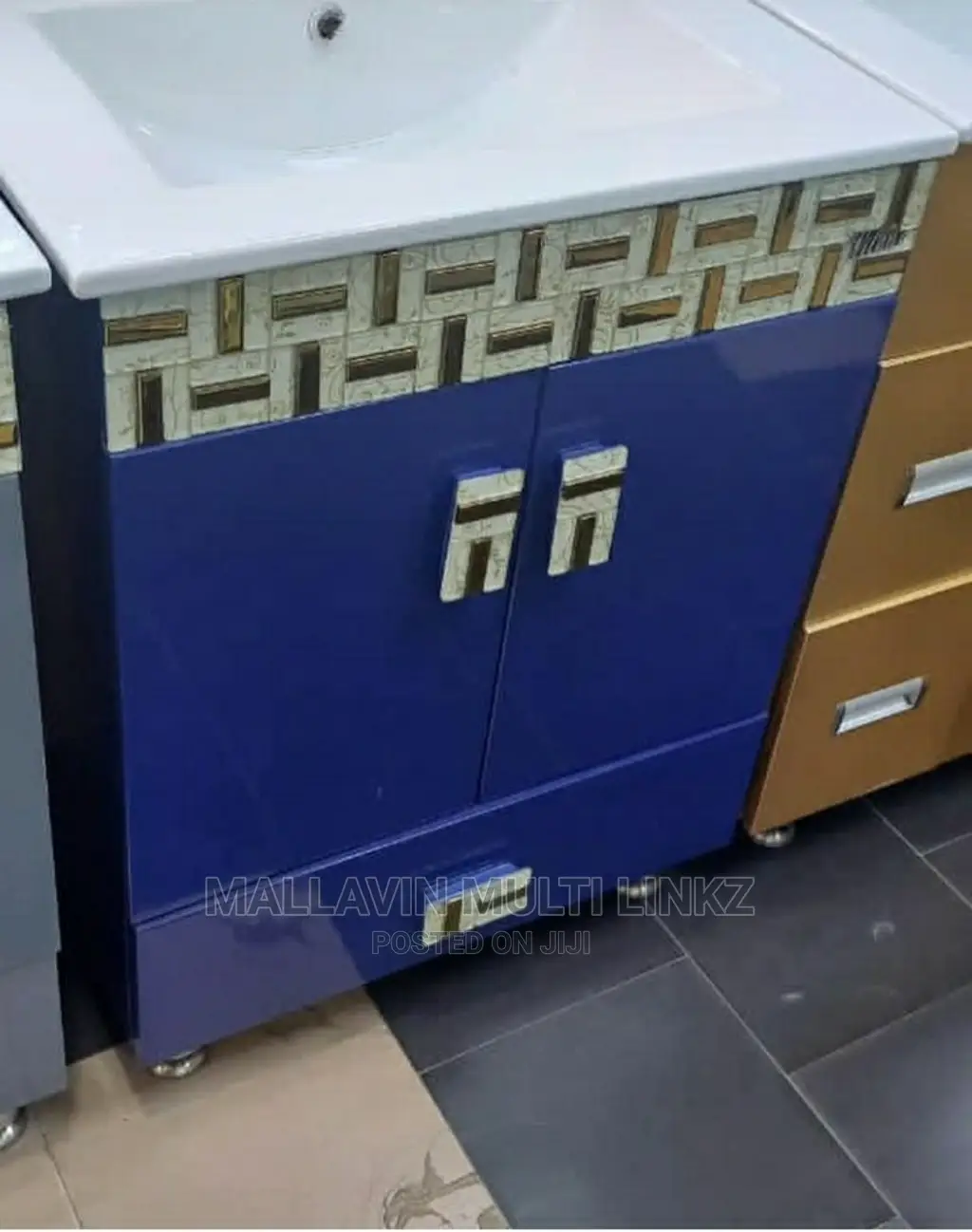 Cabinet Basin With Drawers