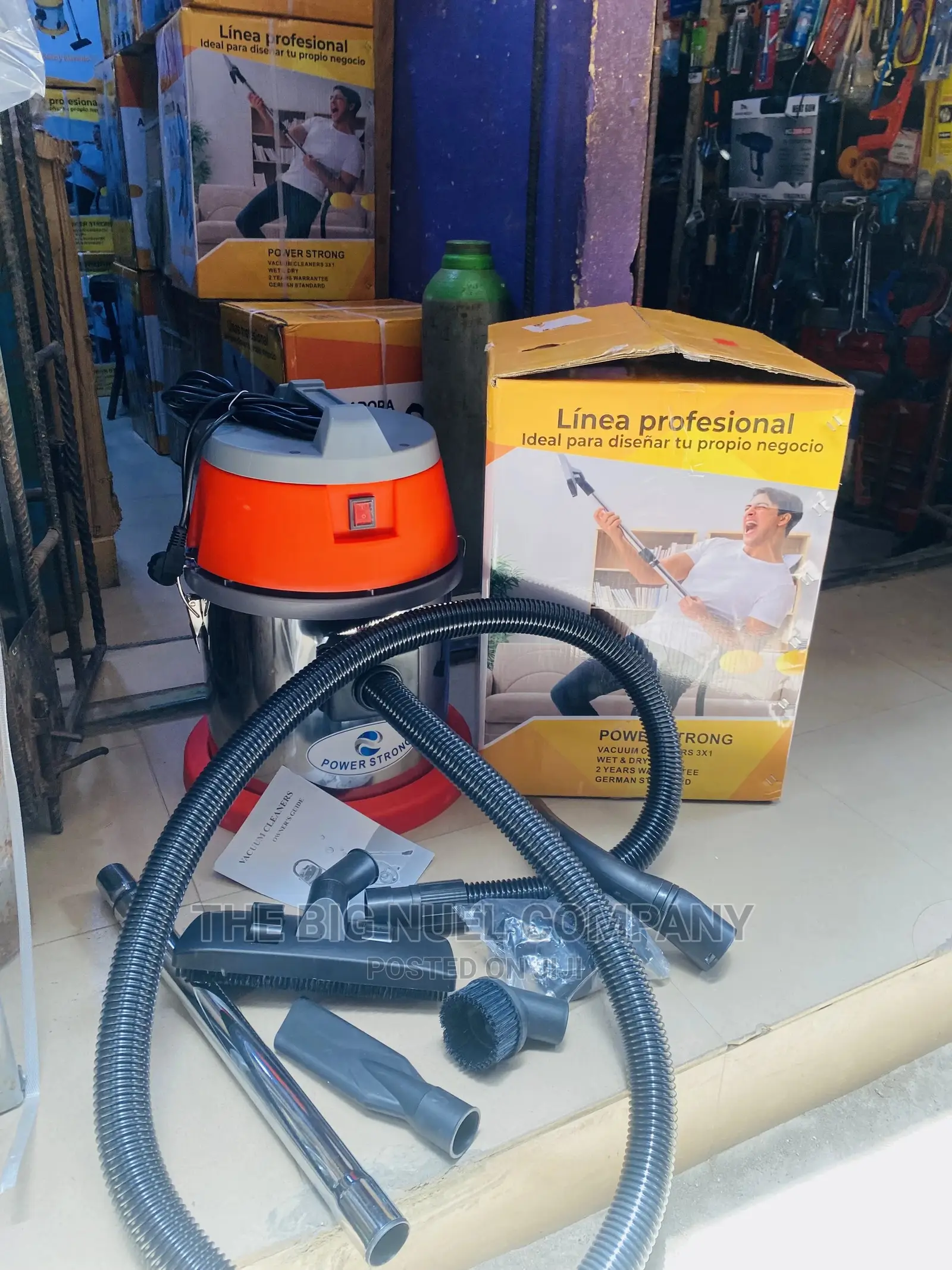 Quality Vacuum Cleaner Wet and Dry With Blower 20L