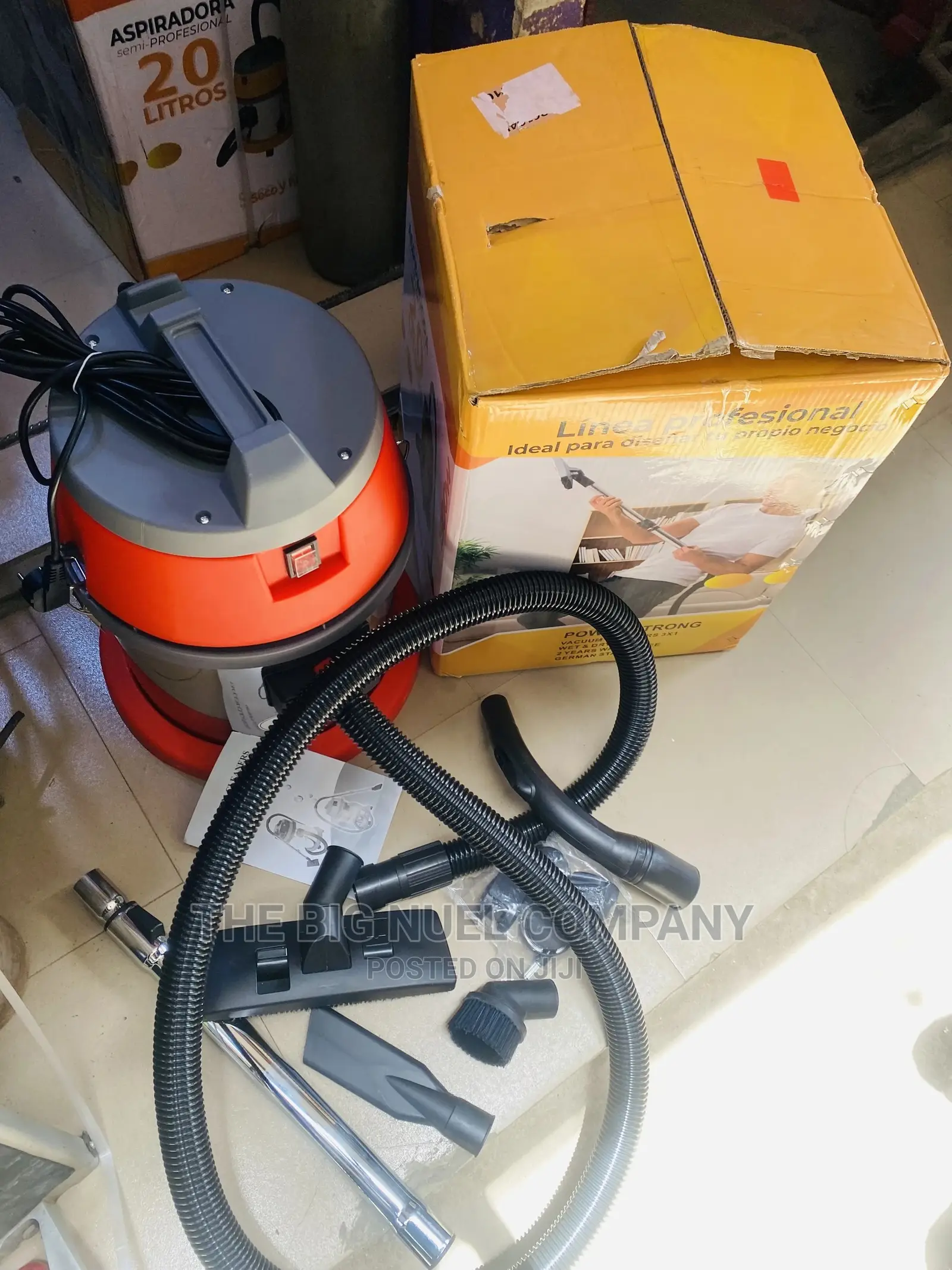 Quality Vacuum Cleaner Wet and Dry With Blower 20L