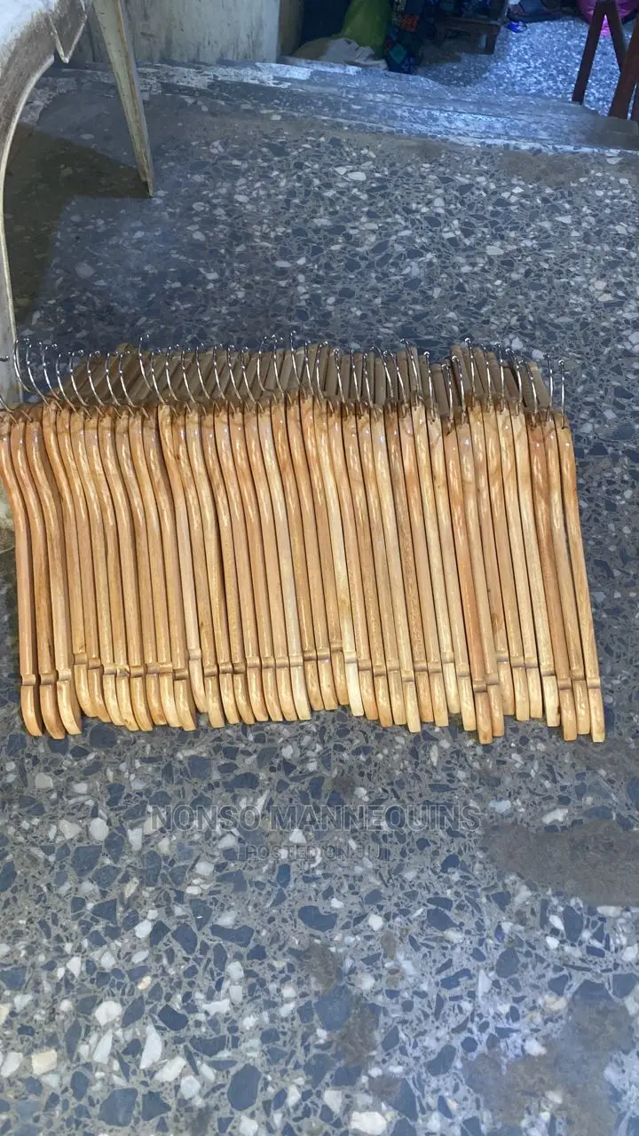 Sets and Packs of the Woodeb Hanegrs