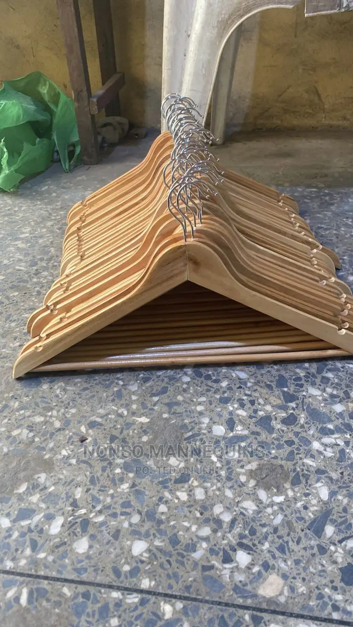 Sets and Packs of the Woodeb Hanegrs