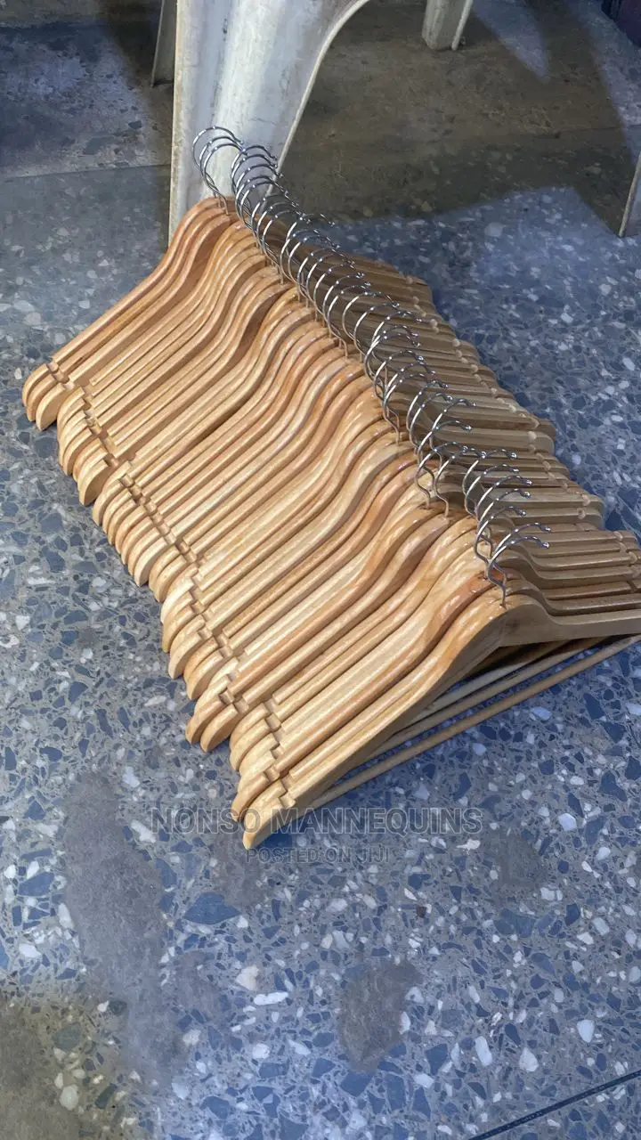 Sets and Packs of the Woodeb Hanegrs