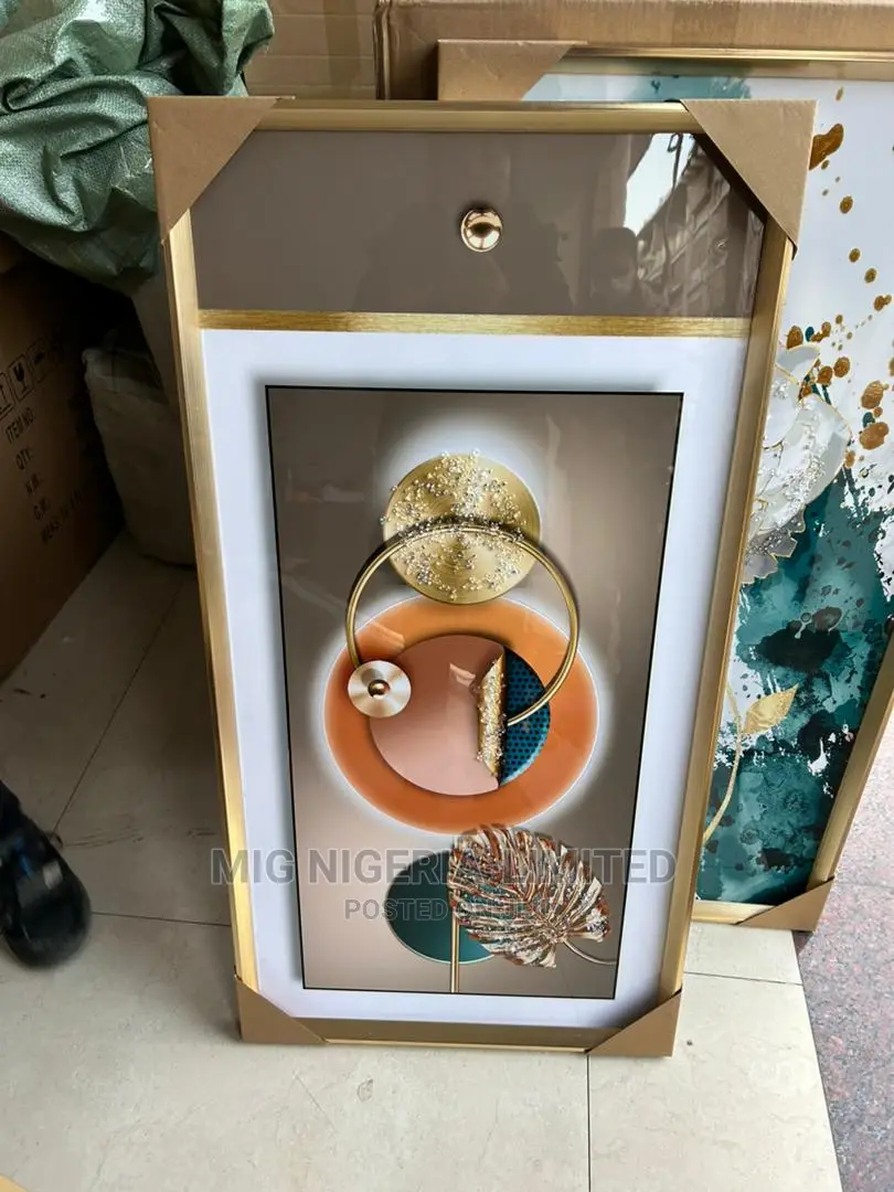 Wall Portrait Golden Decorative Frame