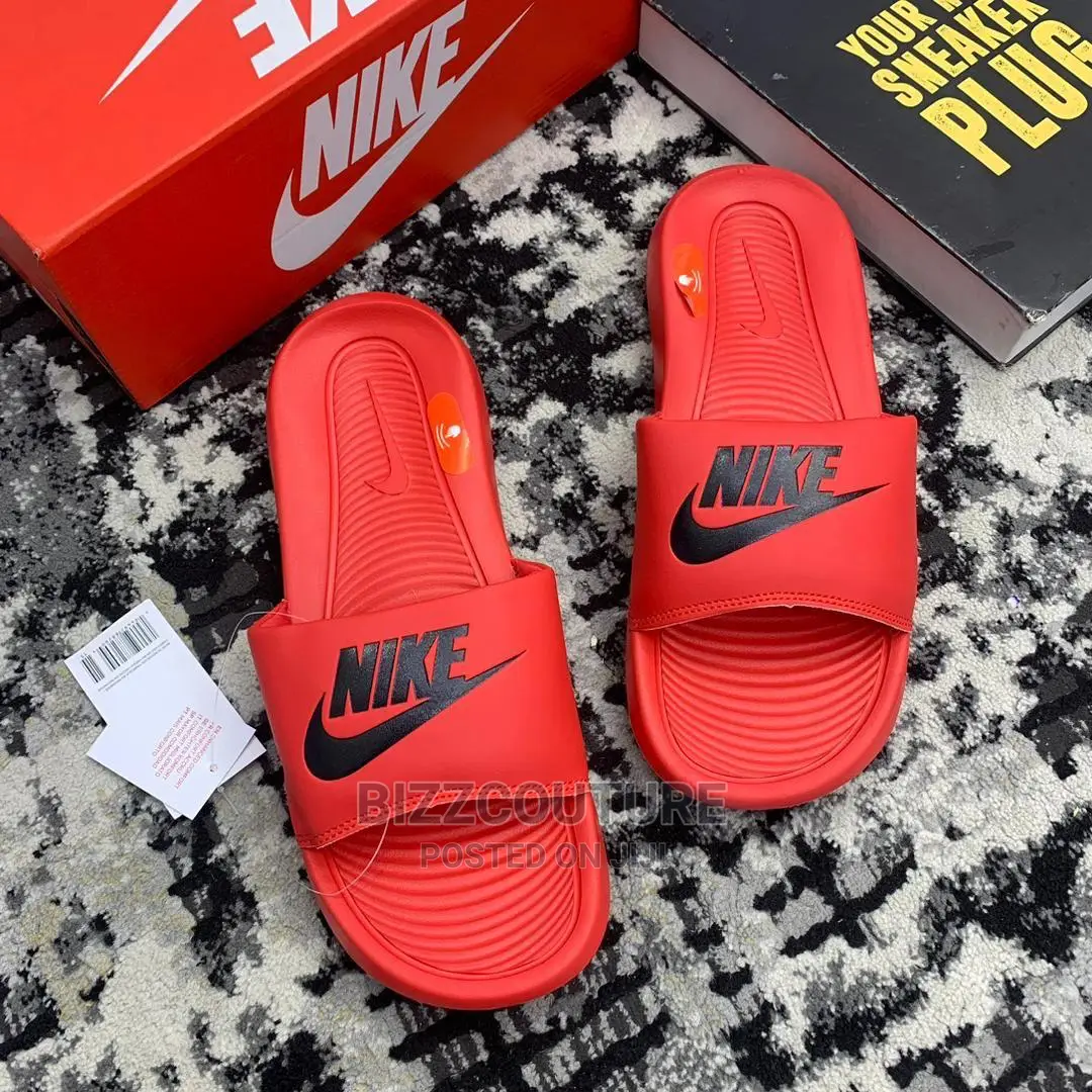 Original NIKE Victori Slides Available in Store