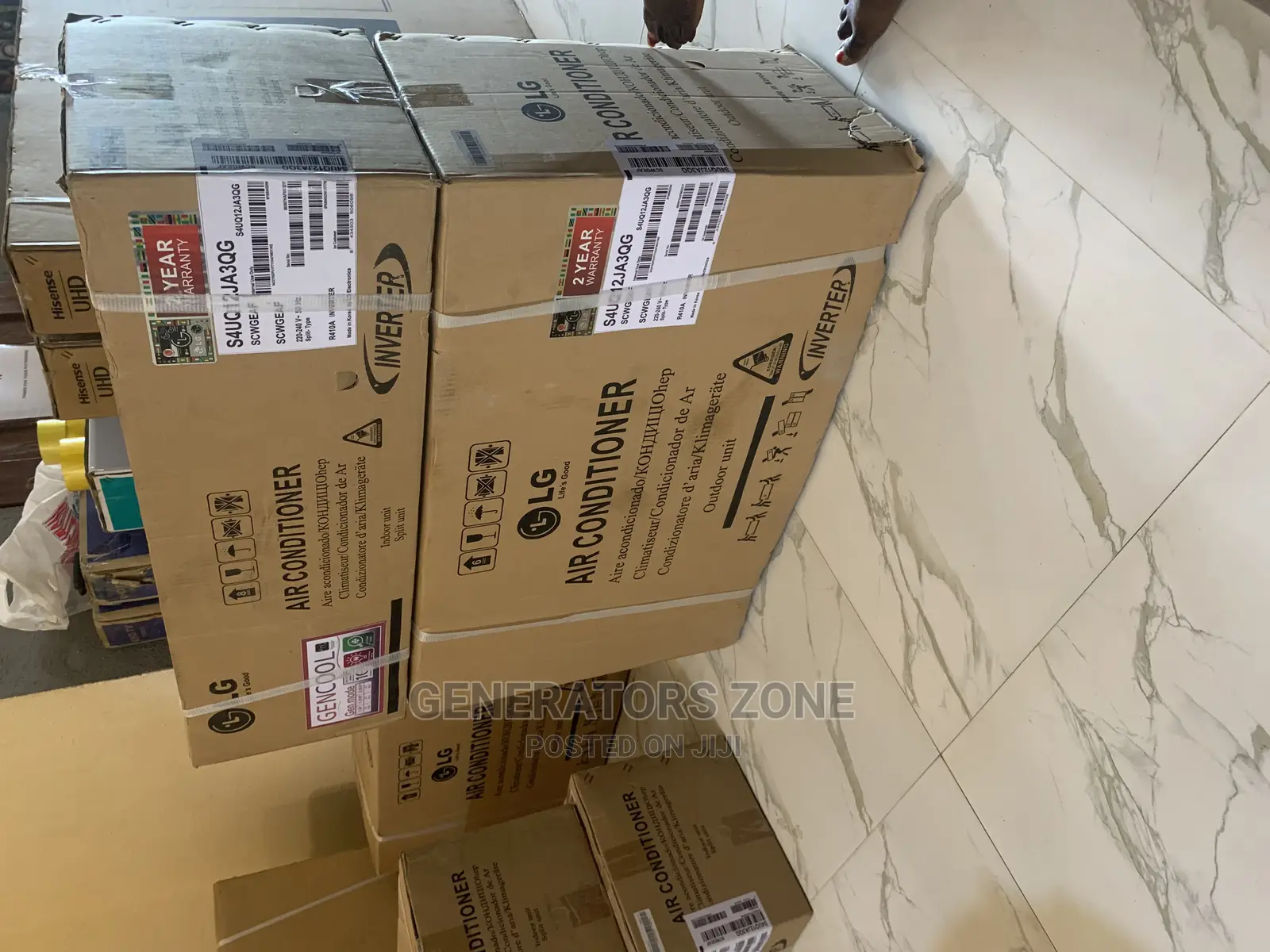 1.5hp LG Fast Cooling Dual Cool Inverter a/C-(White)+ Kits