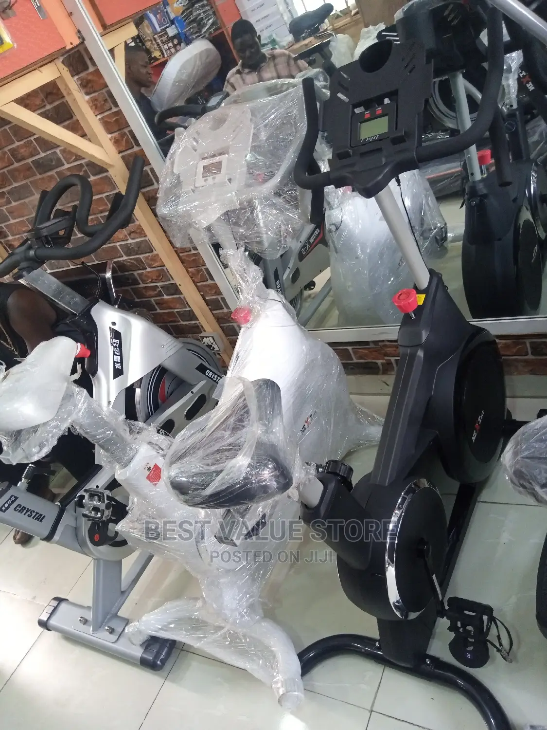 Spinning Bike Big Size and Water Bottle Space