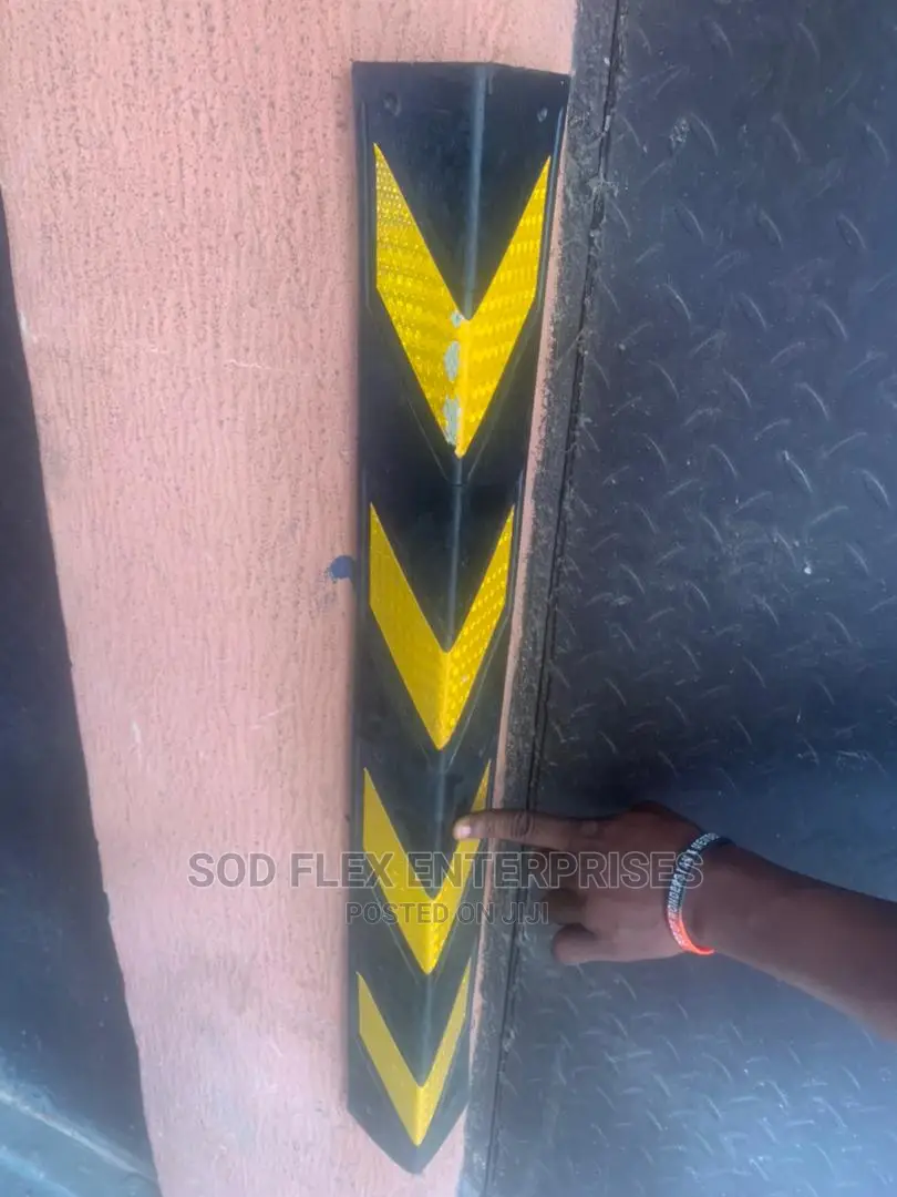 Reflective Wall Rubber Edge