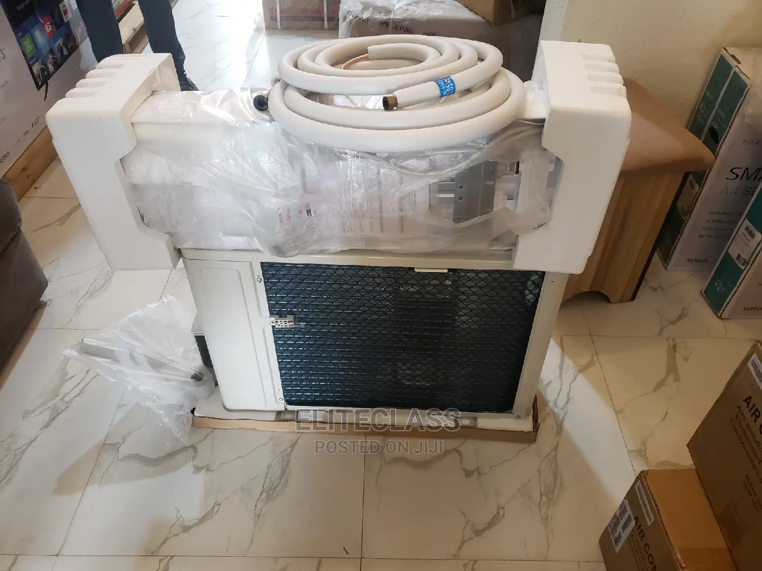 New LG 1.5HP Inverter Split a/C With Auto-Cleaning Function
