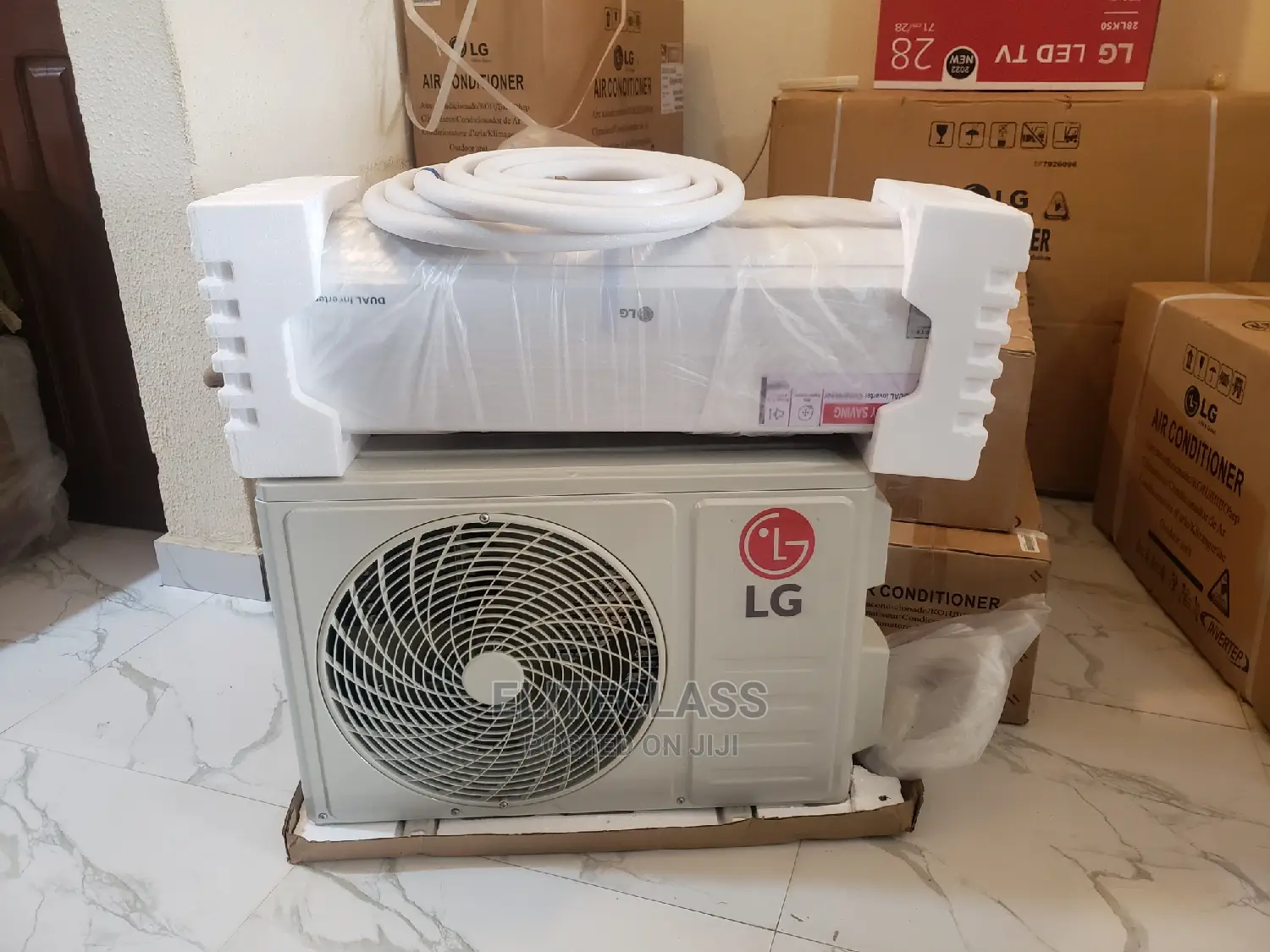 New LG 1.5HP Inverter Split a/C With Auto-Cleaning Function