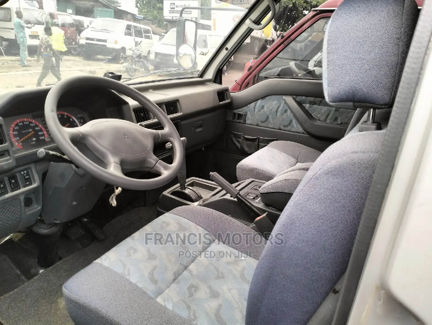 Mitsubishi Delica 2003 Silver