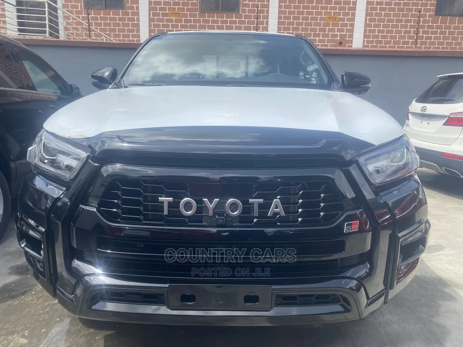 Toyota Hilux 2022 Black
