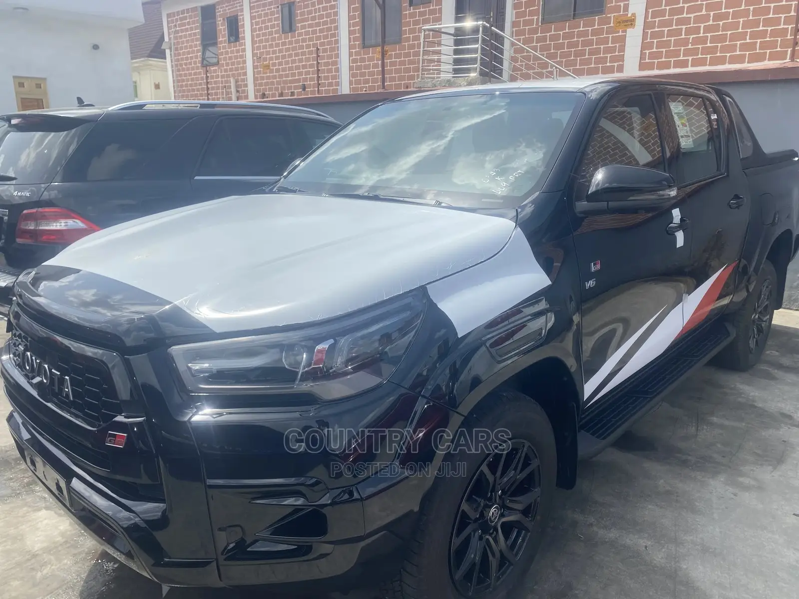 Toyota Hilux 2022 Black