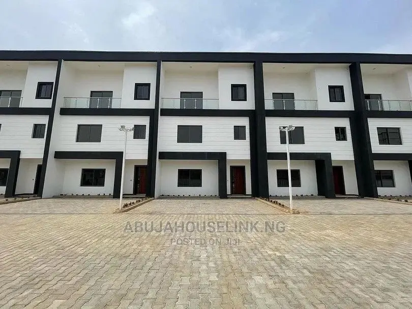 5bdrm Townhouse/Terrace in Jahi by Gilmore for Sale