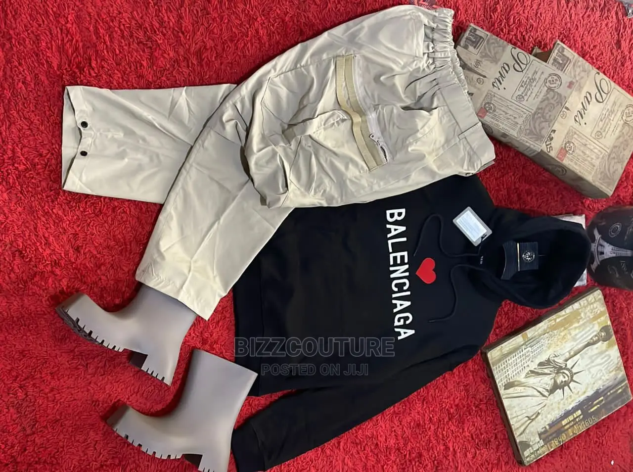 Original BALENCIAGA Hoodies Available Store