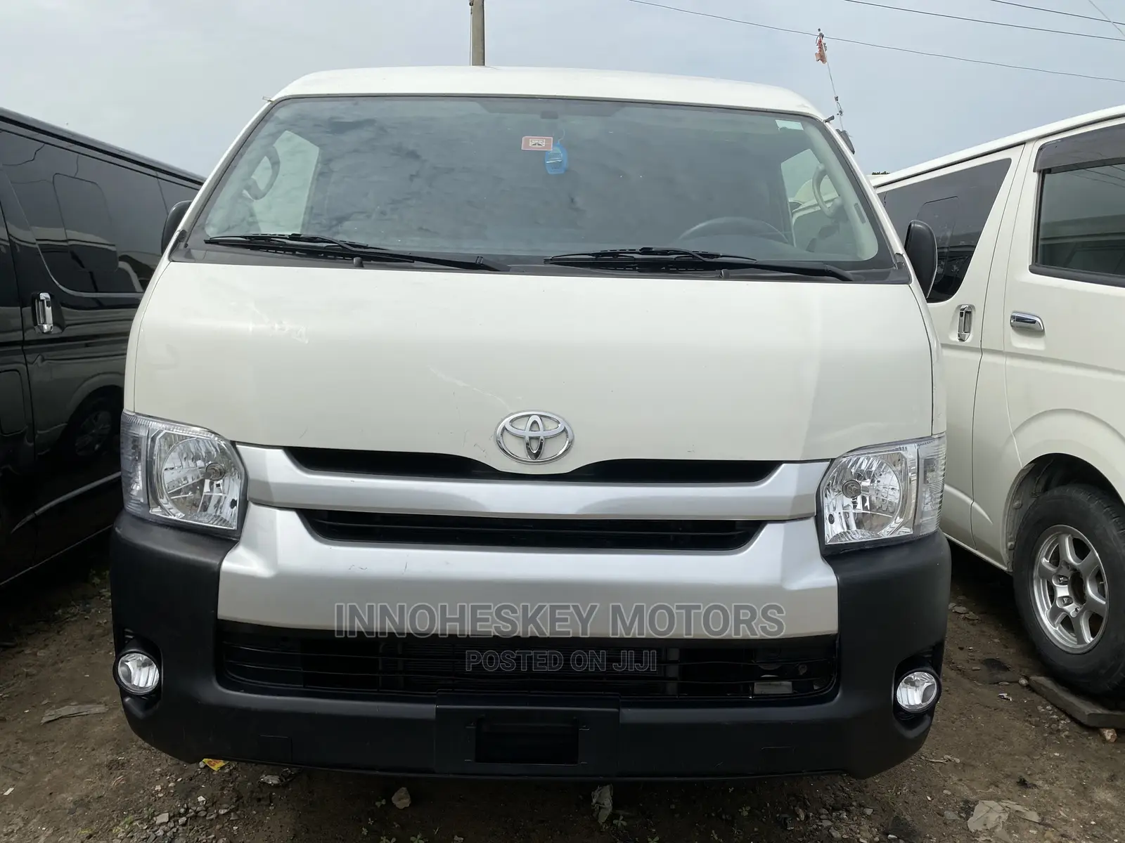 Toyota HiAce 2013 White