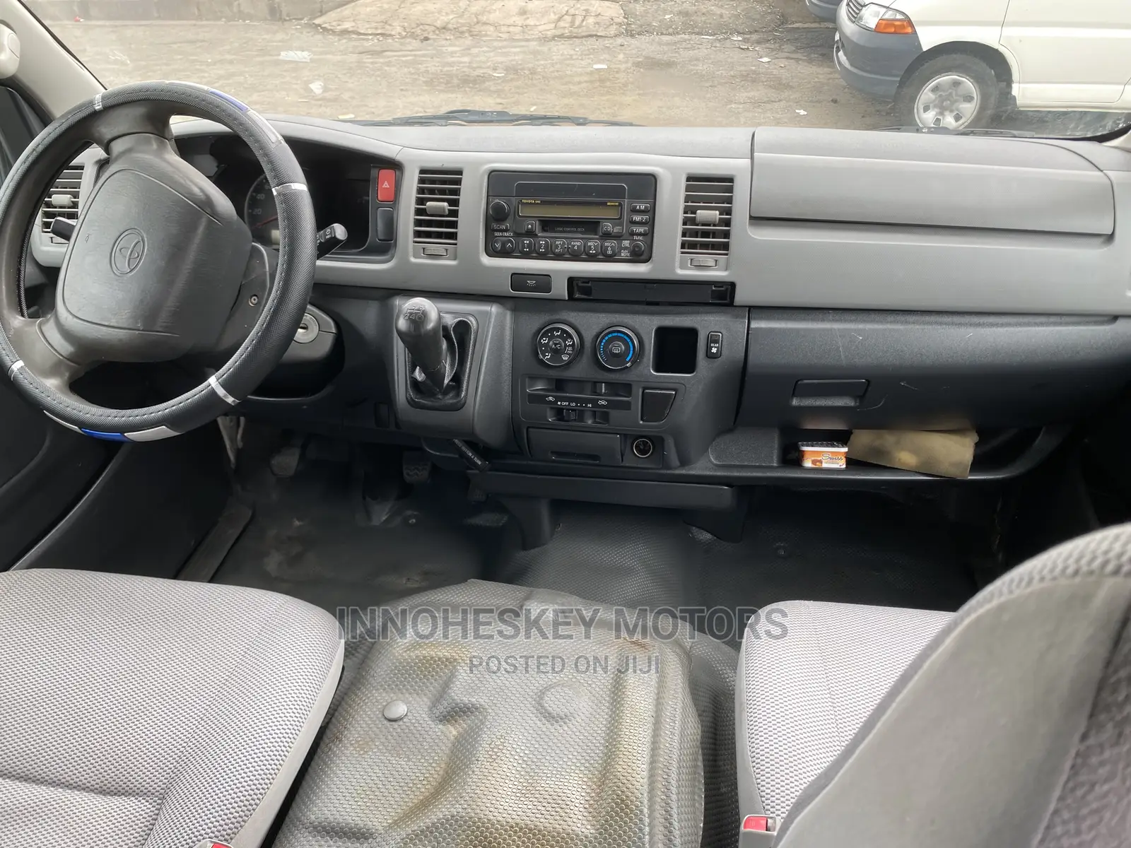 Toyota HiAce 2010 White