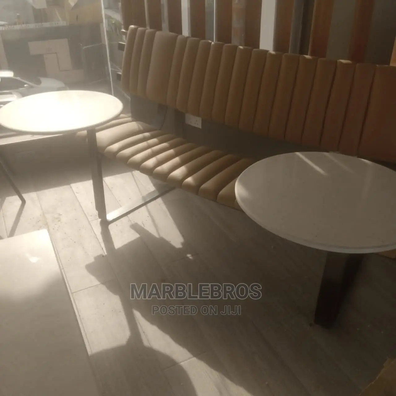 White Marble Round Table Design Mb