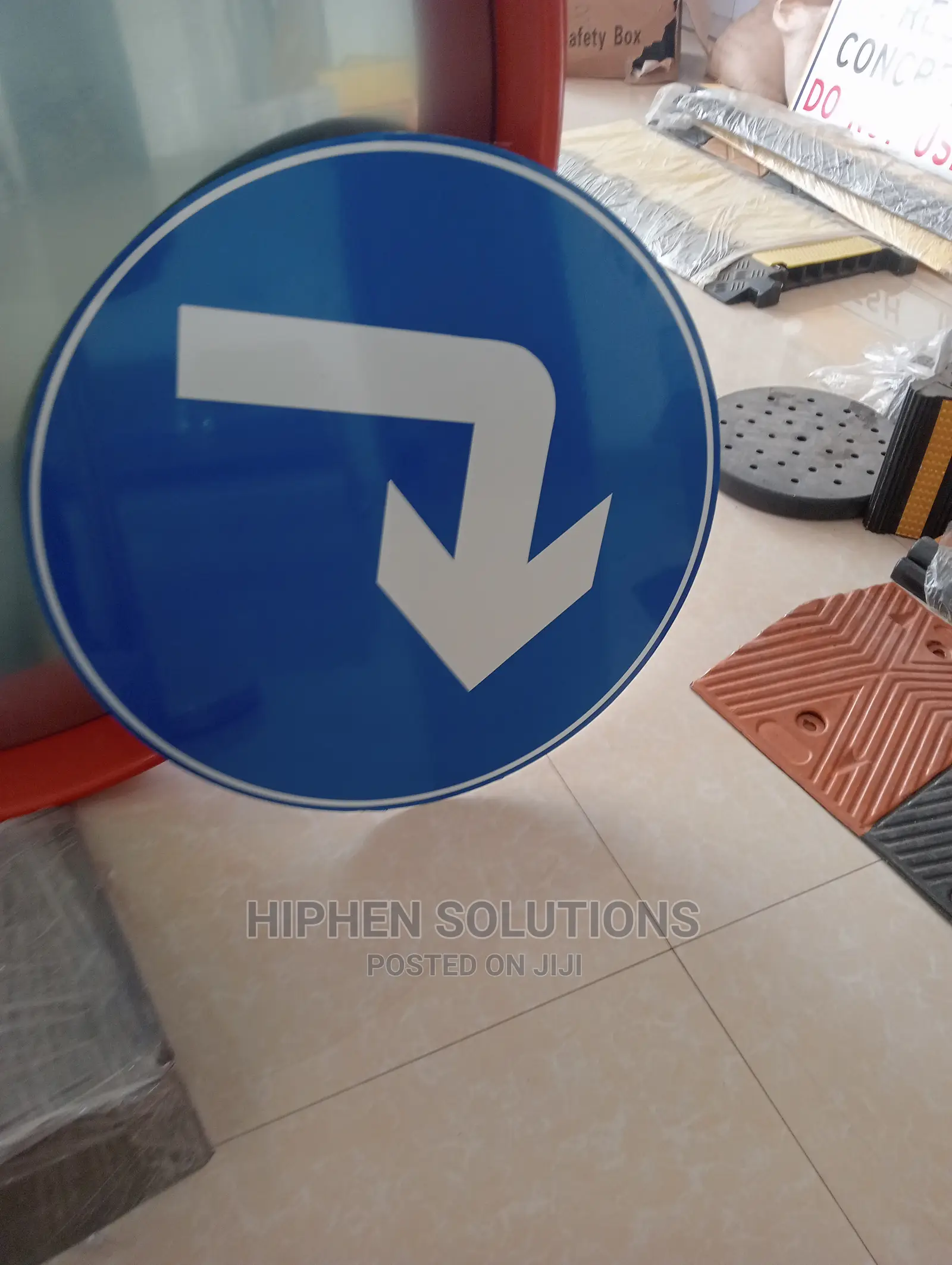 Traffic - Right Turn Sign