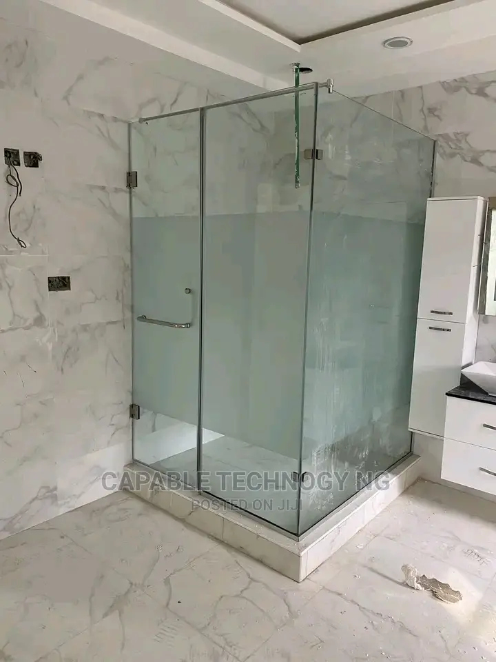 Standard Shower Cubicle