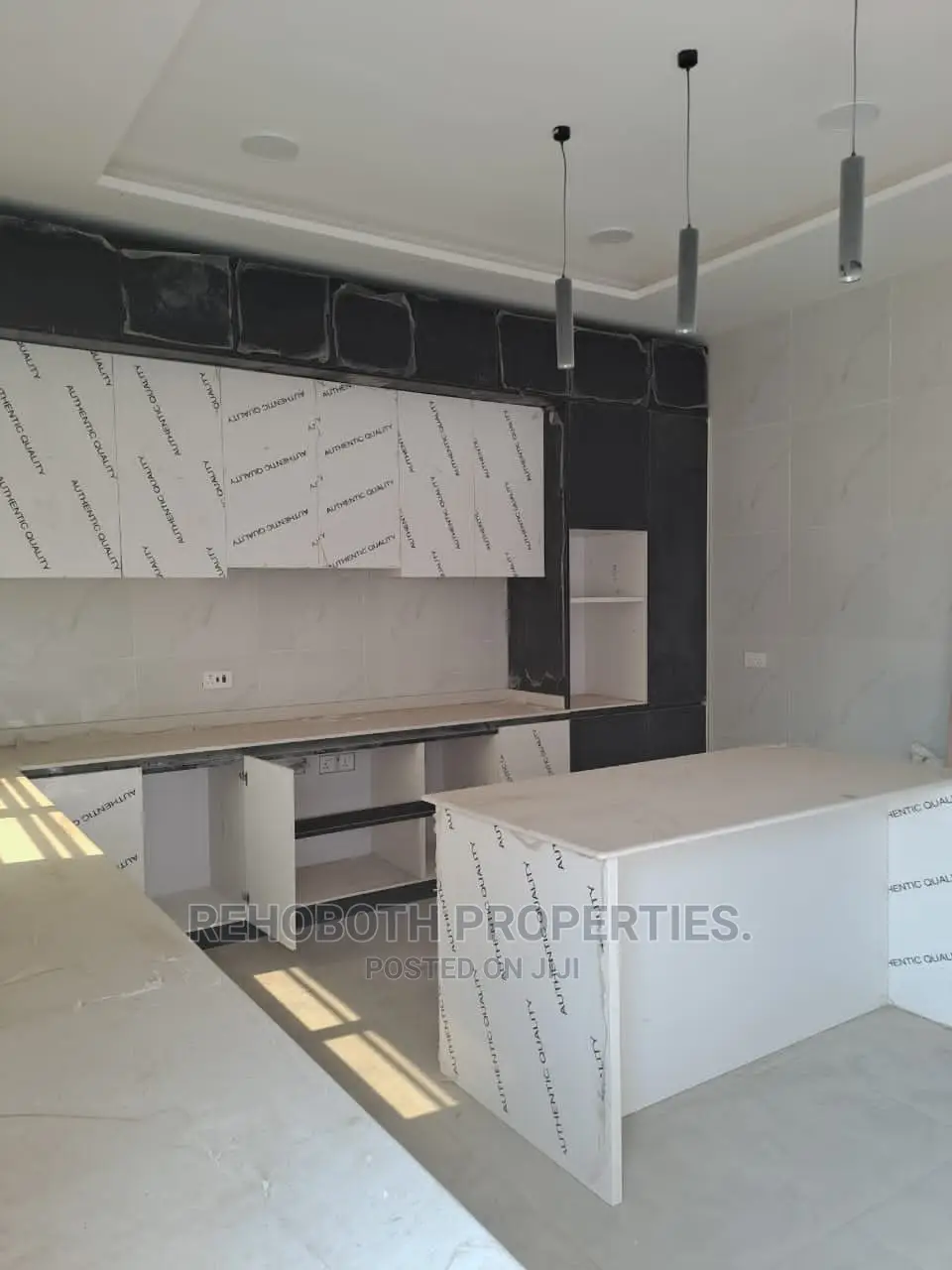 5bdrm Duplex in Kolapo Ishola, Ibadan for Sale