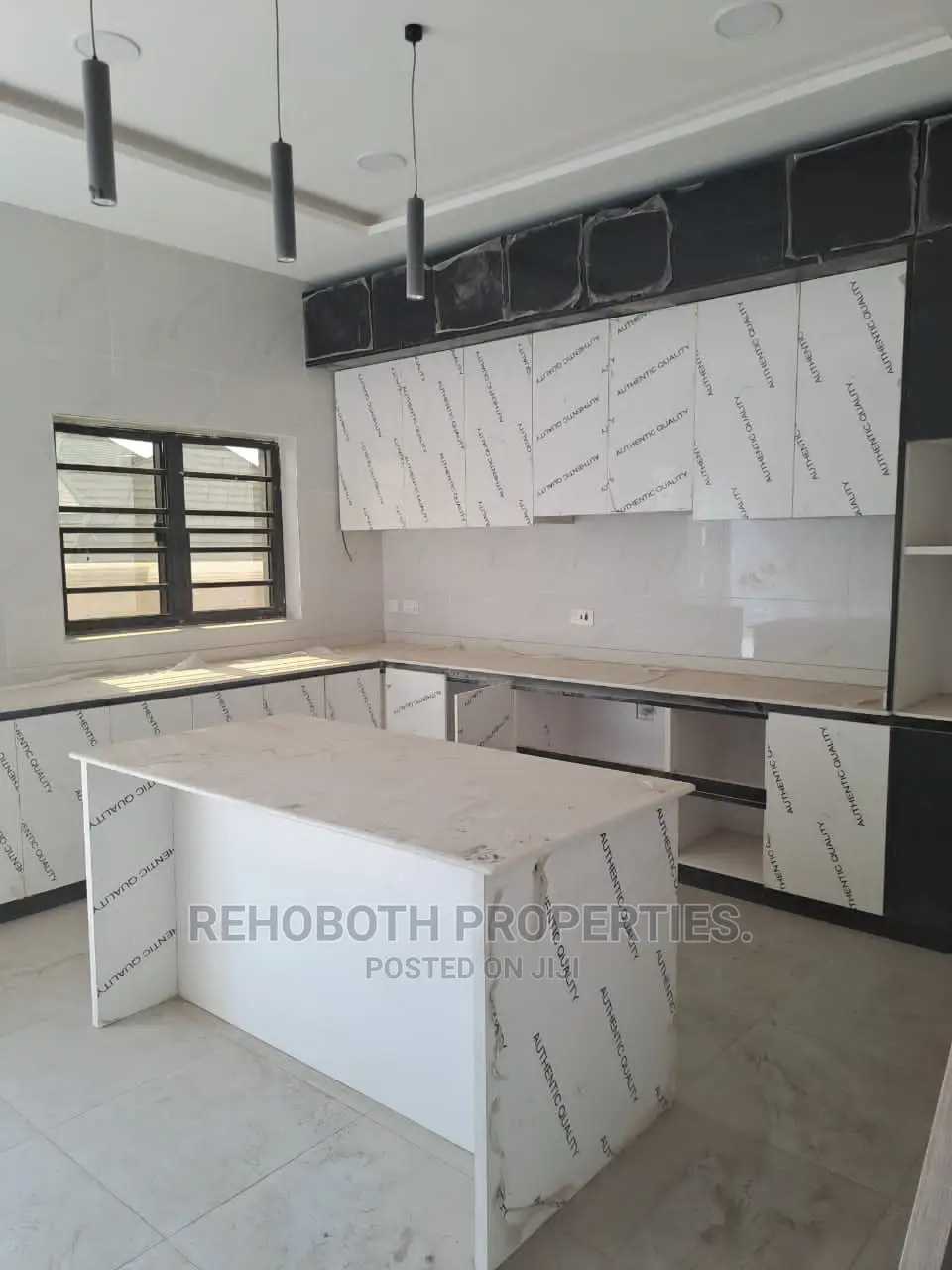 5bdrm Duplex in Kolapo Ishola, Ibadan for Sale