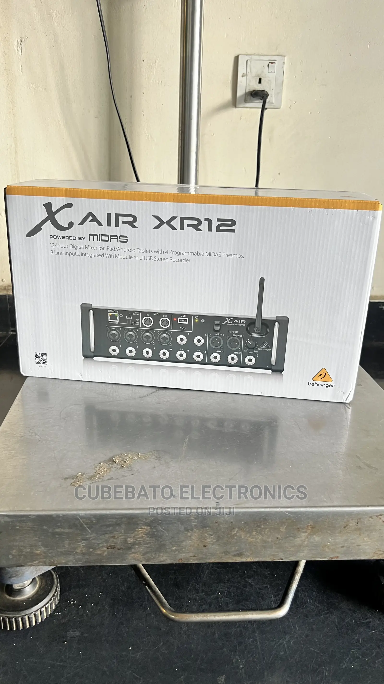 Behringer Xr12