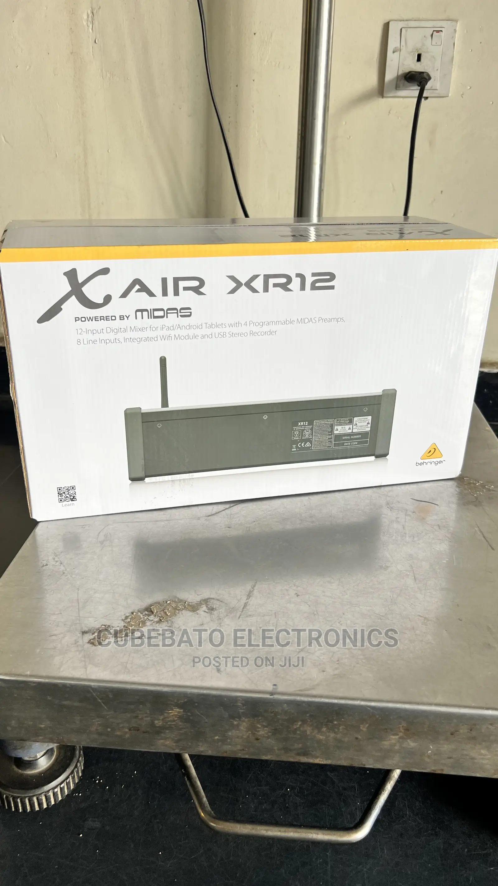Behringer Xr12