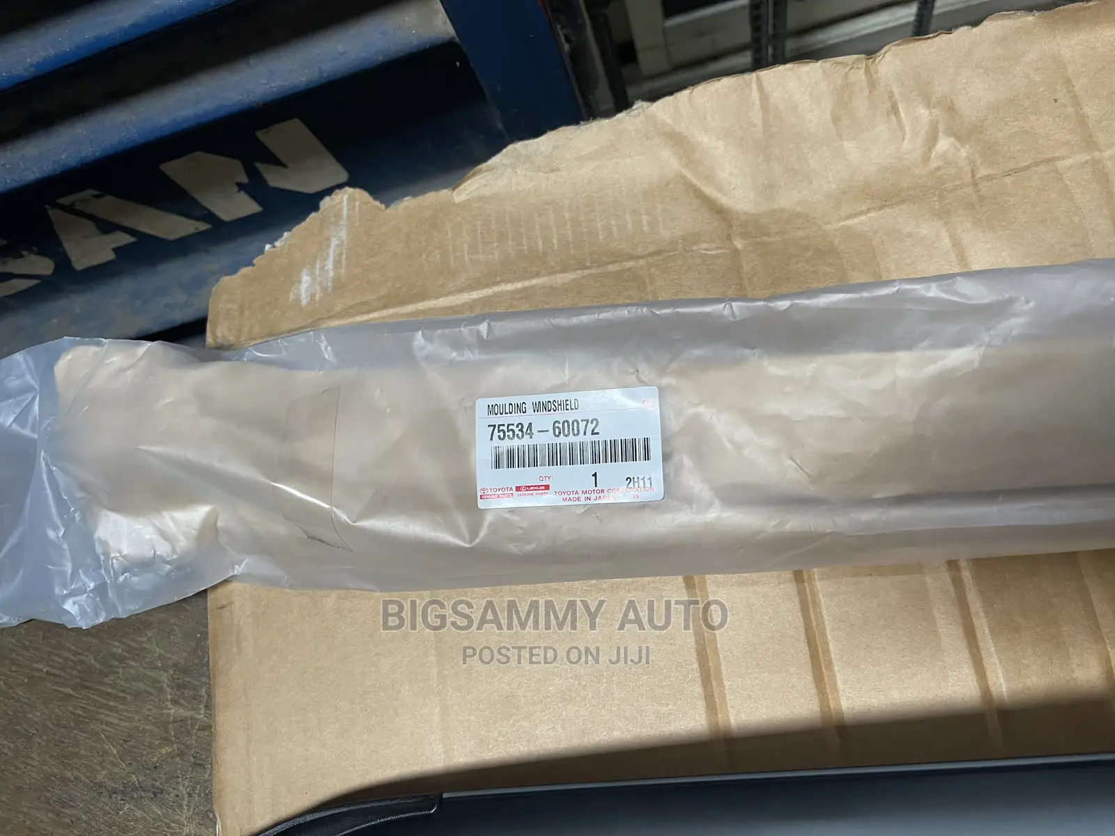 Landcruiser and LX 570 Windscreen Chrome