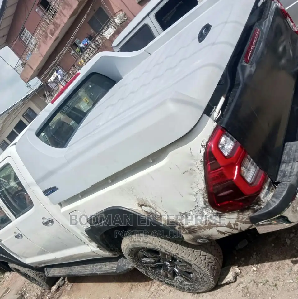 Boot Cover Carry Boy for Toyota Hilux New Model ==*