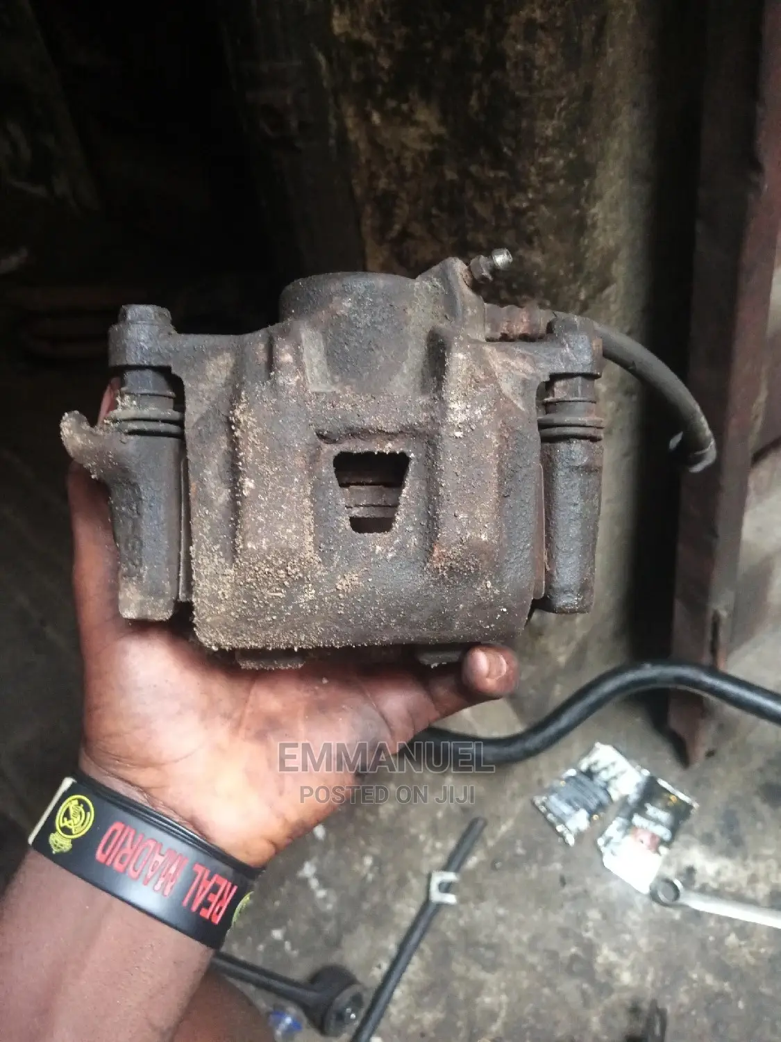Back Caliper Toyota Sienna 2004 2008 and Corolla Verso 2004