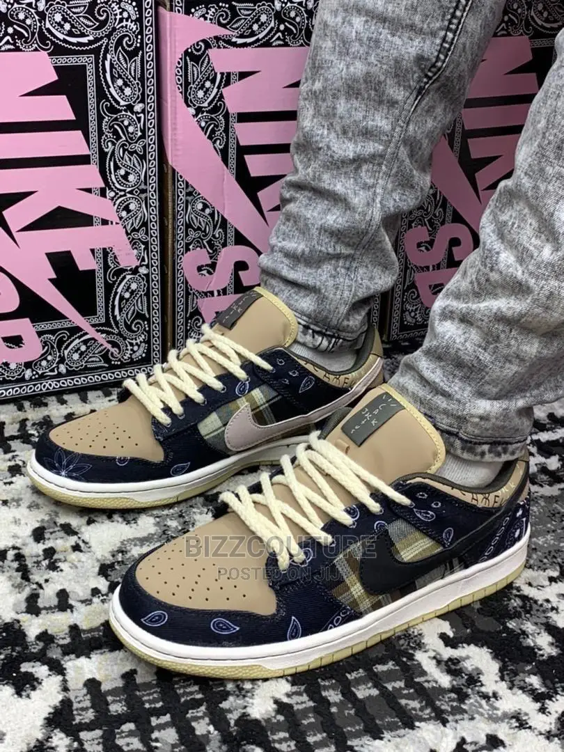 Original NIKE SB Dunk Low X Travis Scott Available in Store