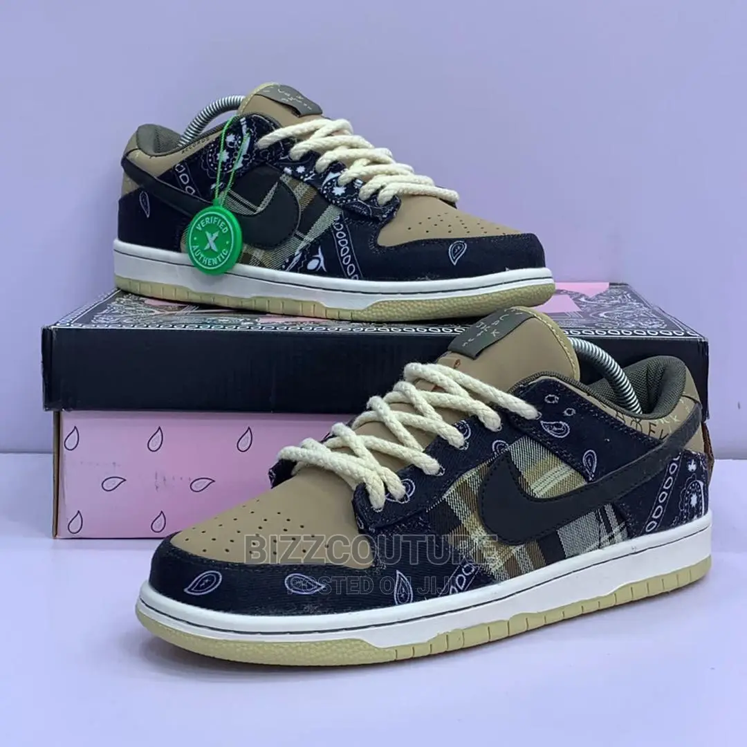 Original NIKE SB Dunk Low X Travis Scott Available in Store