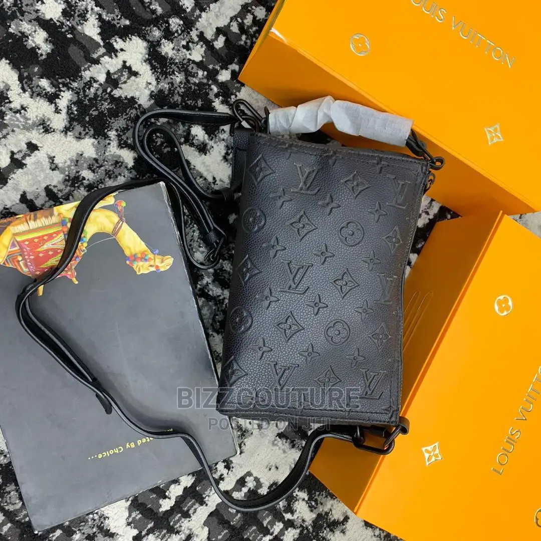 Original LOUIS VUITTON Crossbody Bags Available in Store