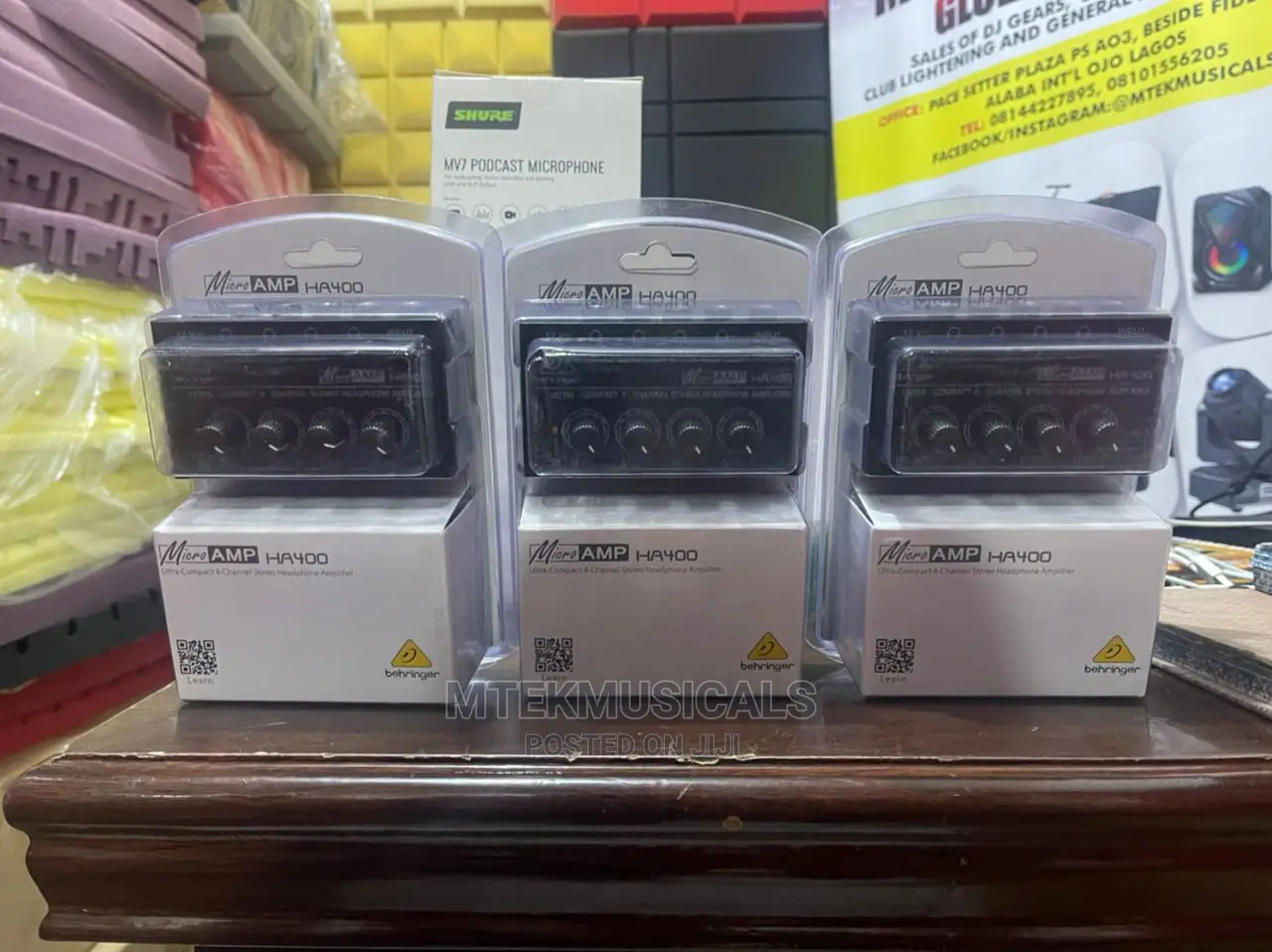 Behringer HA400 Headphone Amplifier