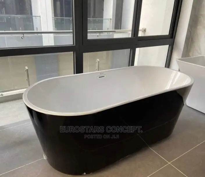 Black an White Acrylic Bathtub