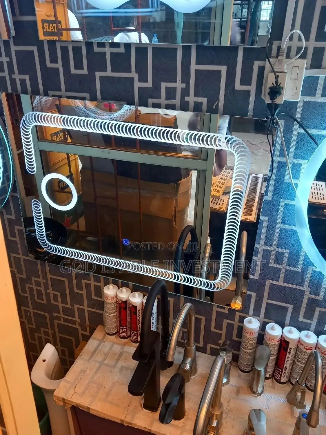 England LED Mirror