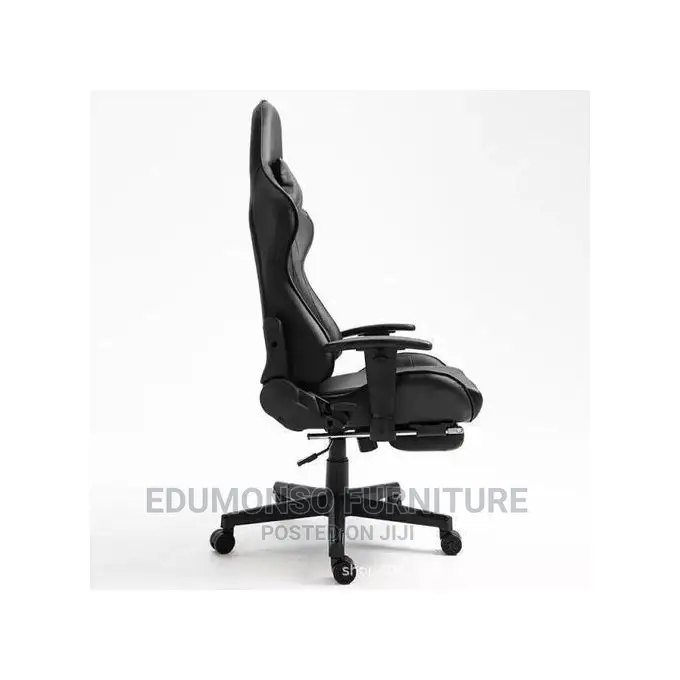Gaming Chair With Footrest and Lumbar Support