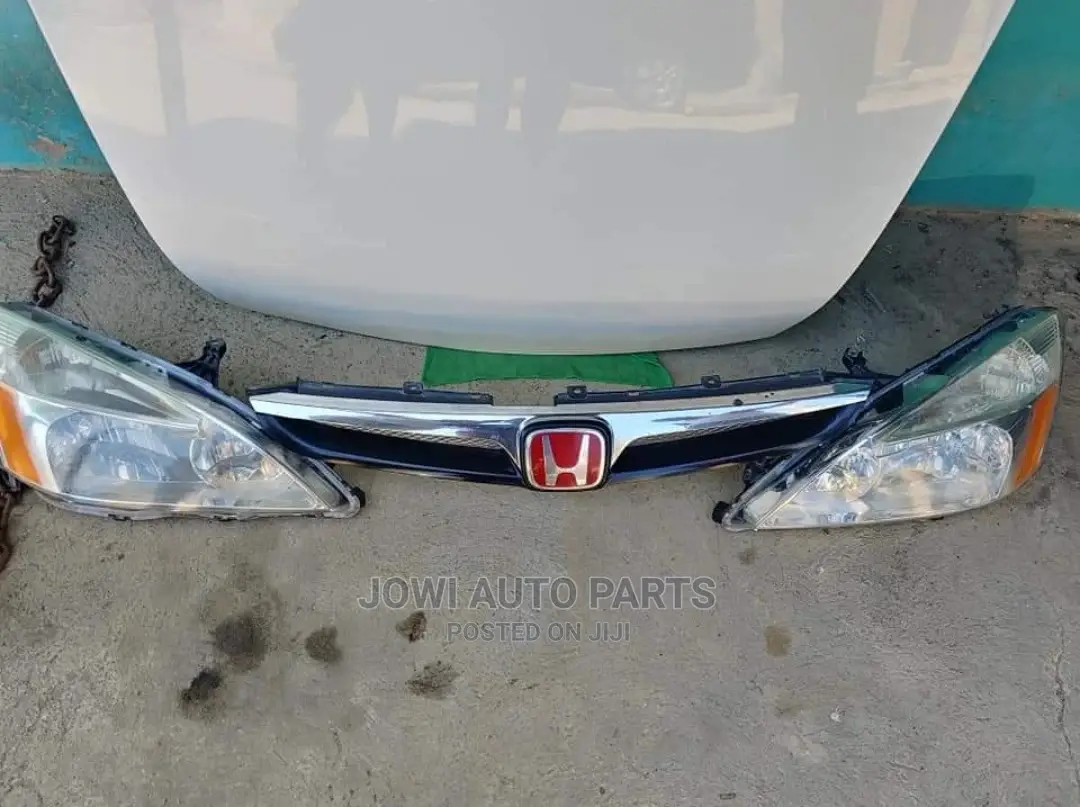 Front Grille, Bonnet, Headlights Honda Accord 2006 Model