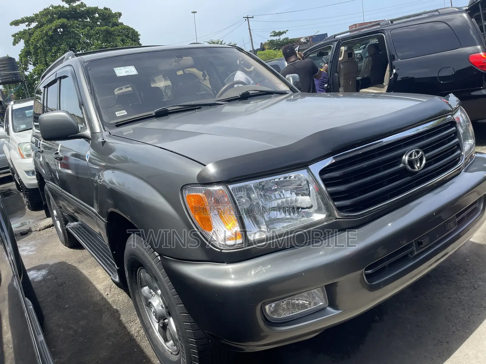 Toyota Land Cruiser 2004 Gray