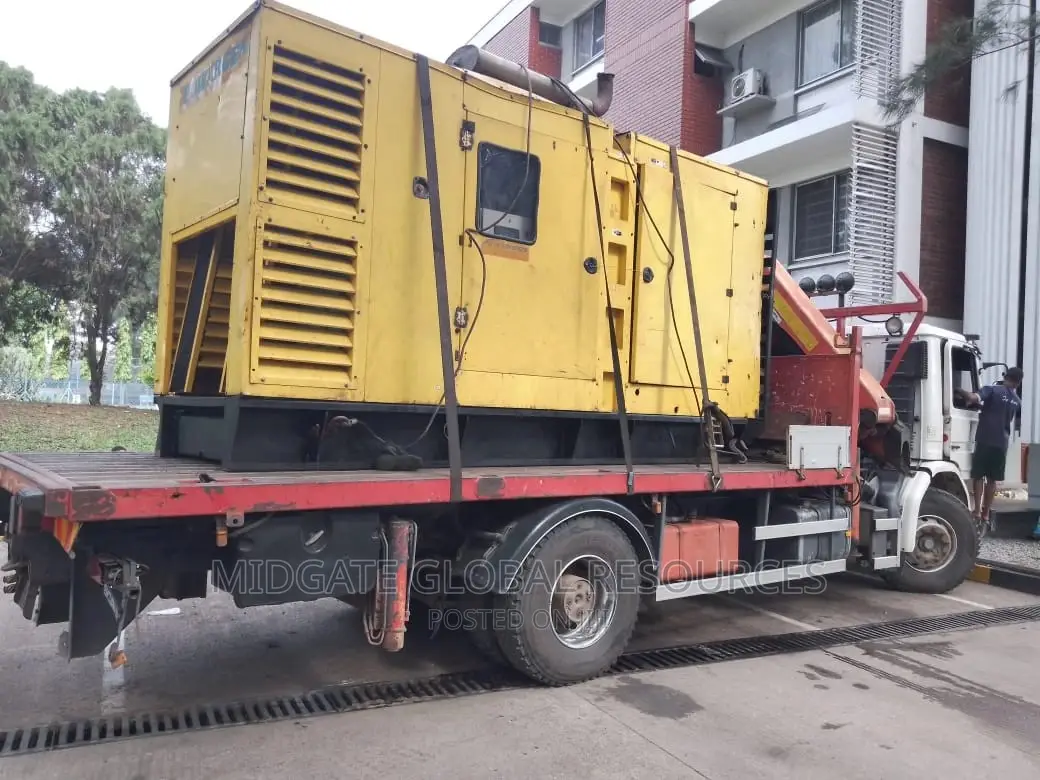 13tons Long Boom Mobile Crane Mounted Tuck