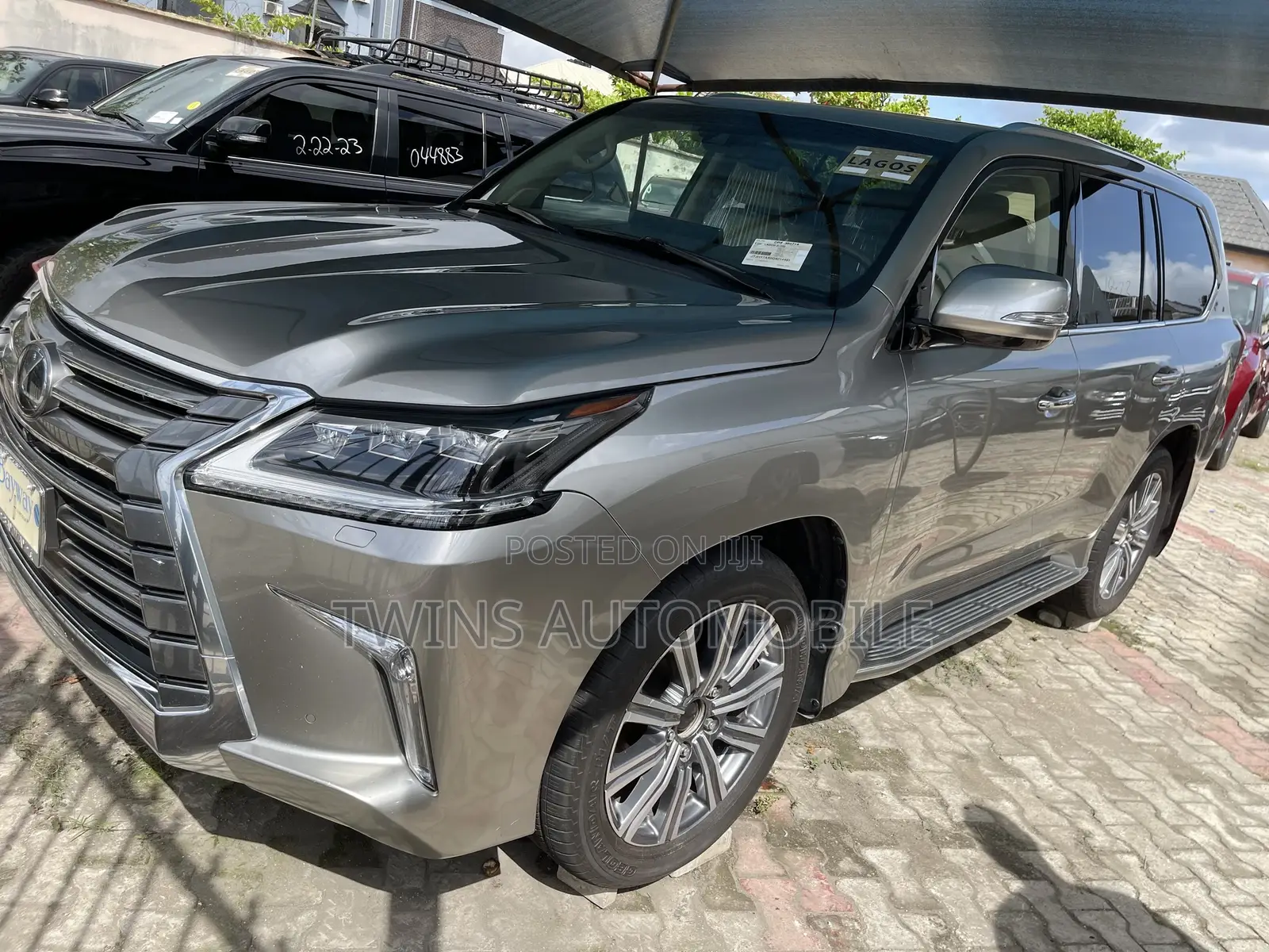 Lexus LX 570 AWD 2017 Gray