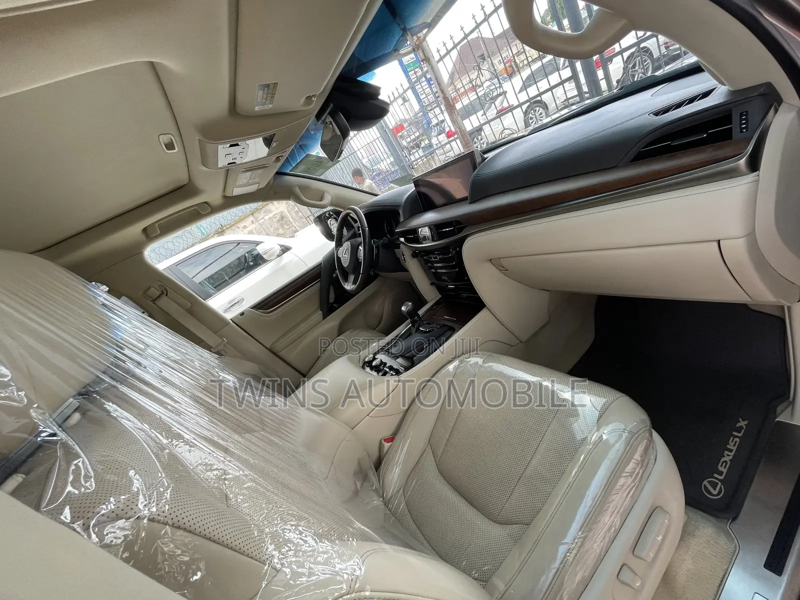 Lexus LX 570 AWD 2017 Gray